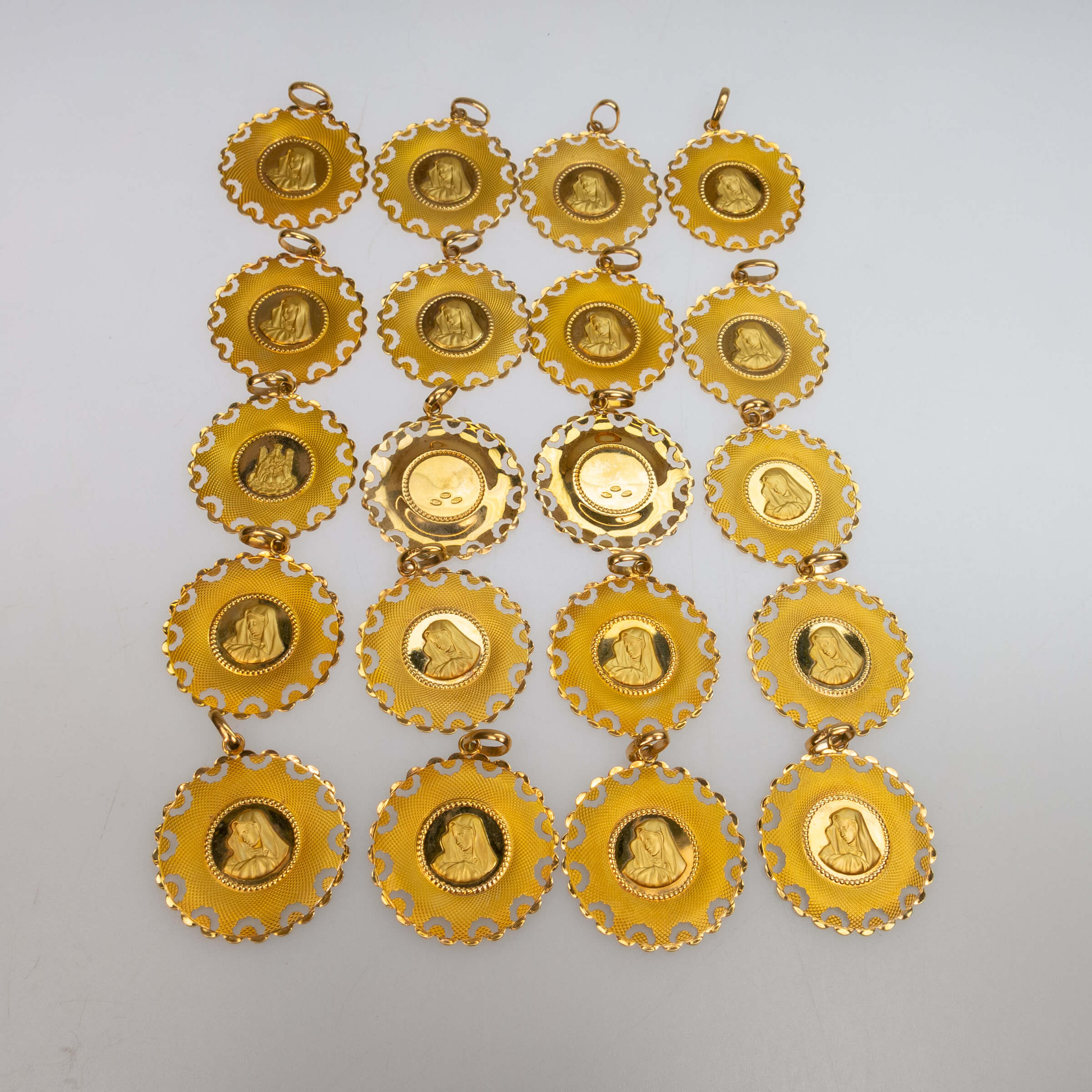 20 x 18k Yellow Gold Pendants