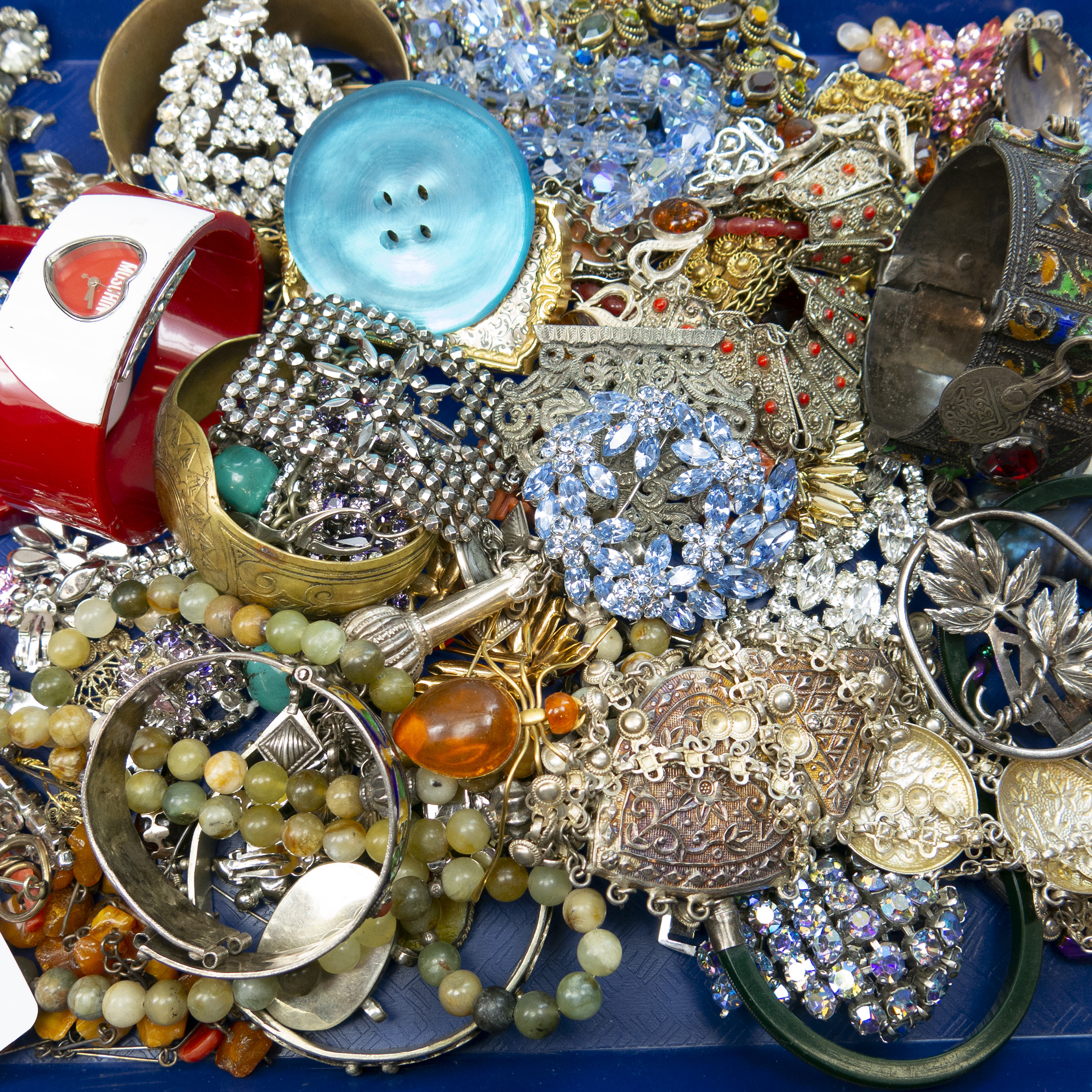 Quantity Of Various Costume Jewellery