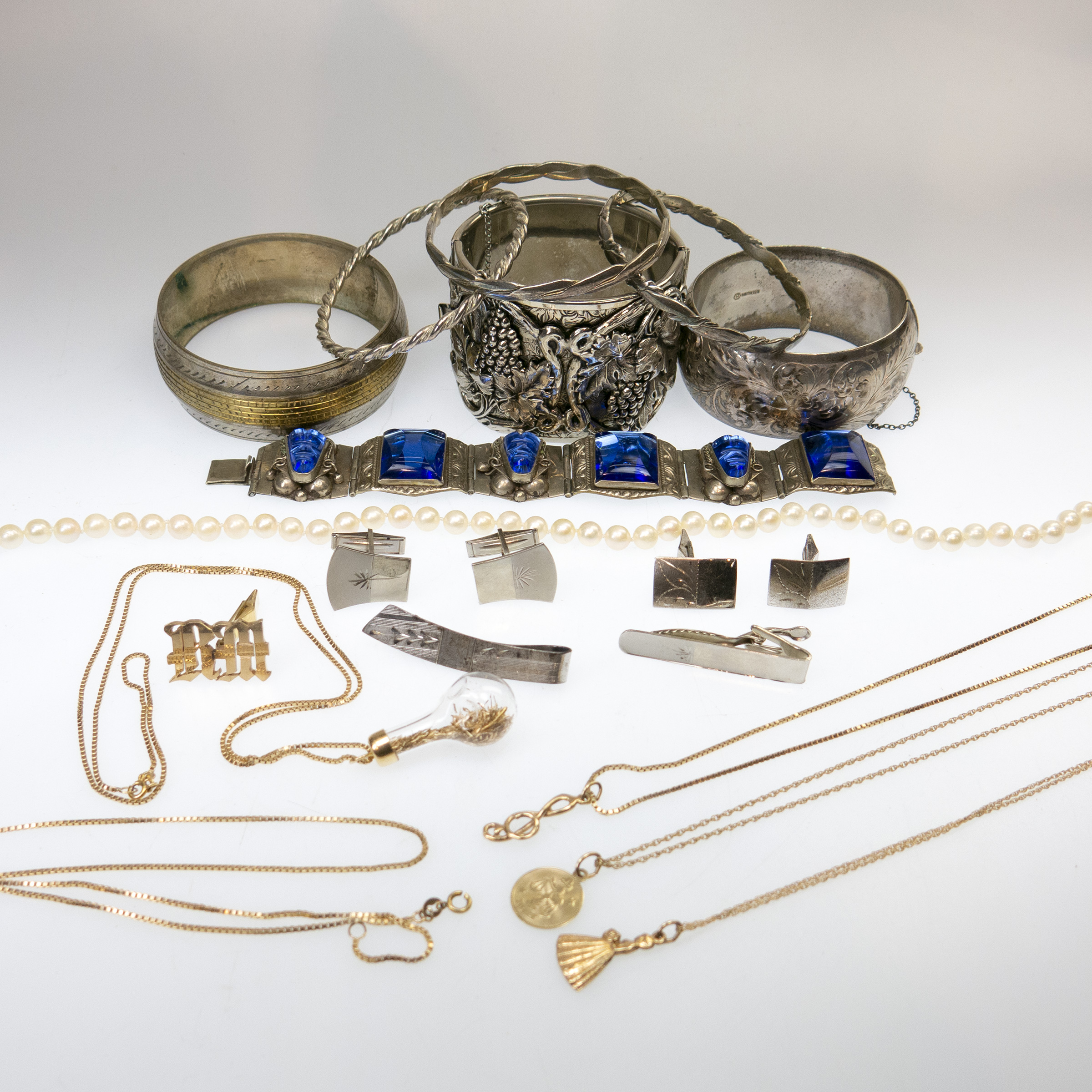 Quantity Of Costume, Silver And Gold Jewellery