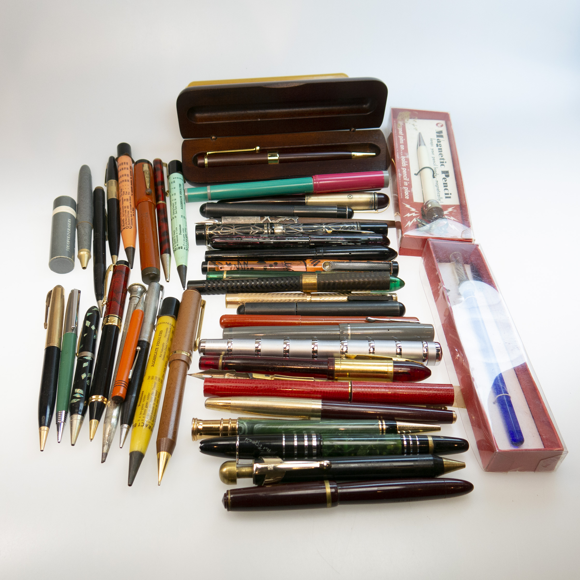 Quantity Of Various Pens, Fountain Pens And Mechanical Pencils