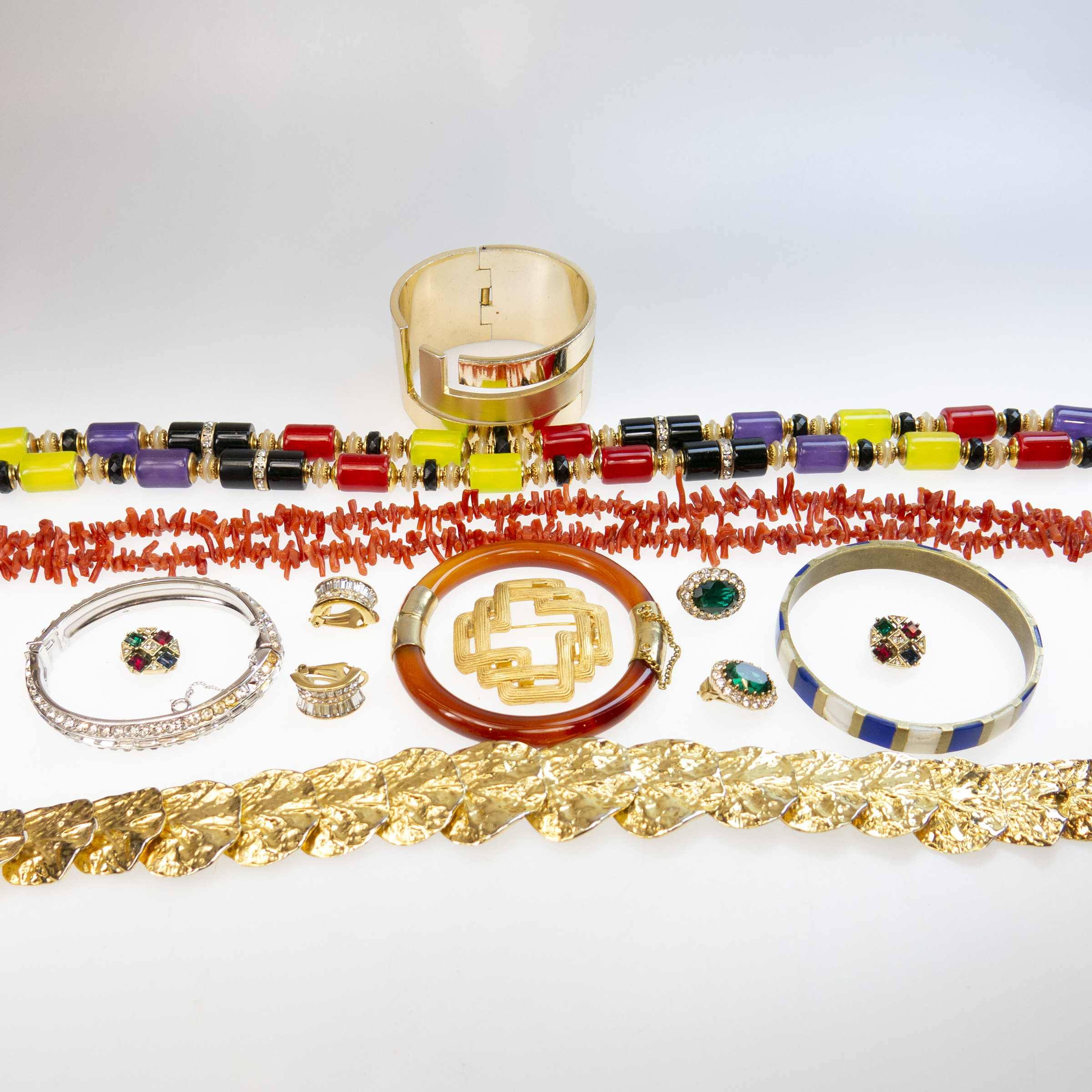 Small Quantity Of Costume Jewellery