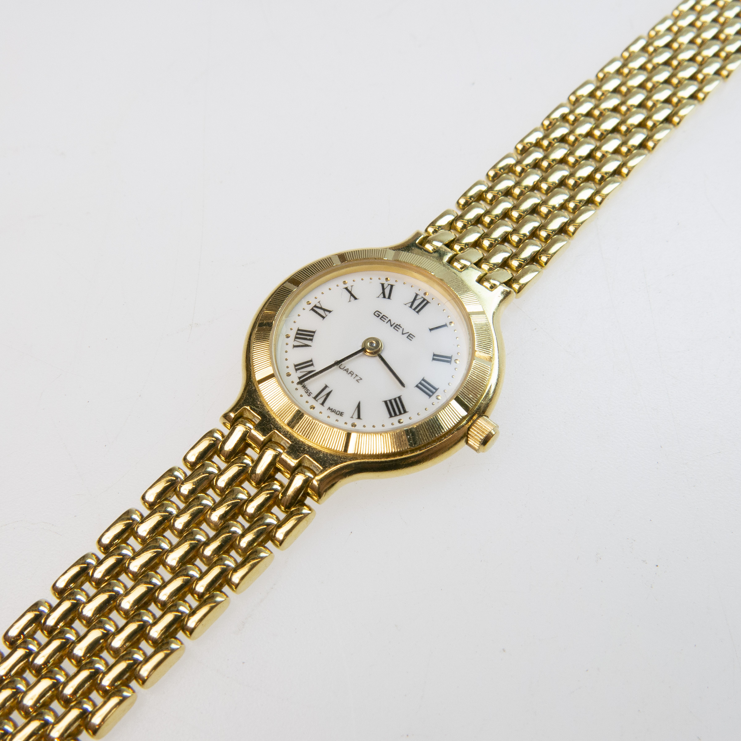 Lady’s Geneve Wristwatch; quartz movement