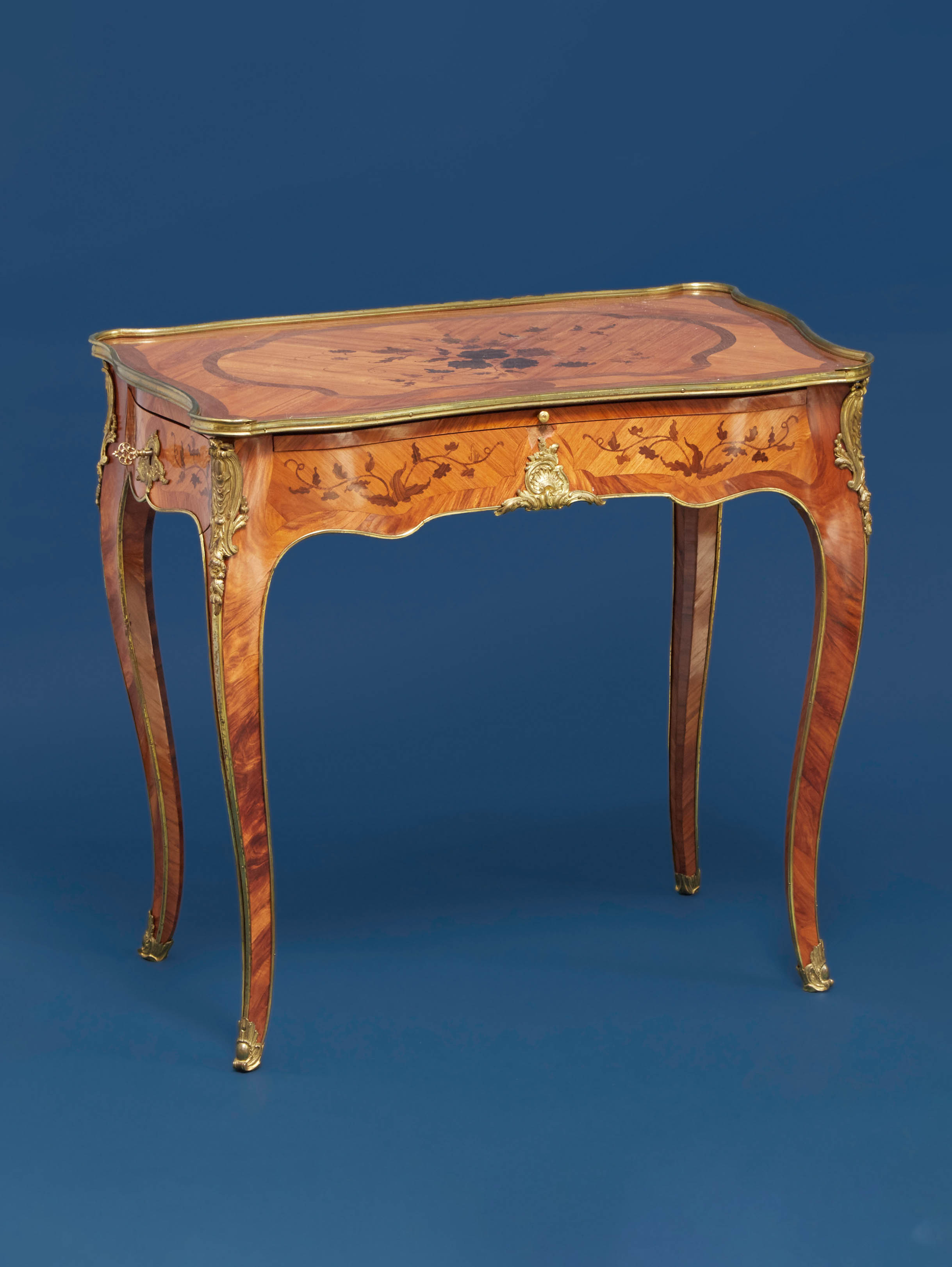 Collecting Furniture by French Ébénistes